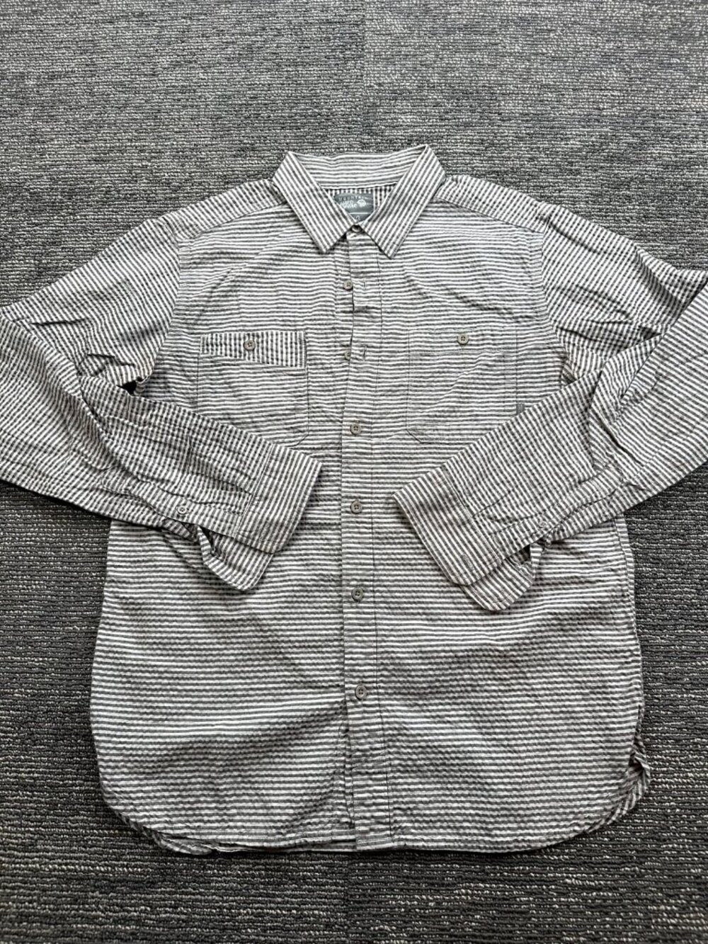 Mountain Hardwear Mens L Gray White Stripe Seersucker Button Down Shirt